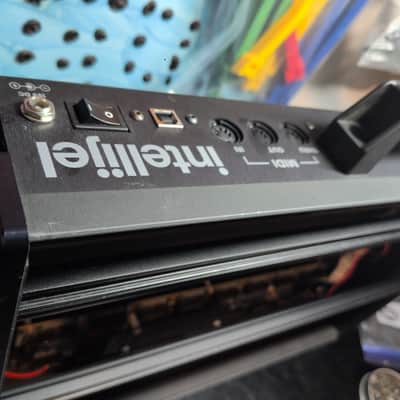 Intellijel 7U 84HP Stealth Black Powered Eurorack Synth Performance Case - Black image 8