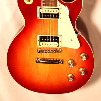 Gibson Les Paul Classic Cherry Sunburst with case 2023 image 10