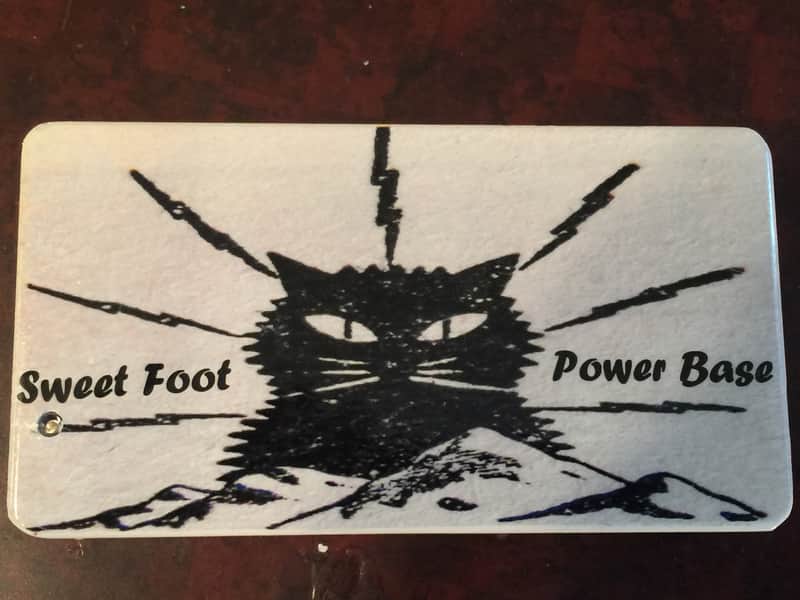 Iso Base Totally Isolated 8 Outlet 9 Volt Power Supply - HANDMADE IN USA by sweetfootpedals.com image 1