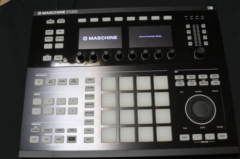 Native Instruments Maschine Studio 2010s - Black image 1