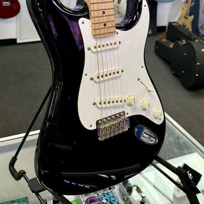 Fender Eric Clapton Signature Blackie Stratocaster with Noiseless Pickups and Tweed Case - Pre Owned image 4