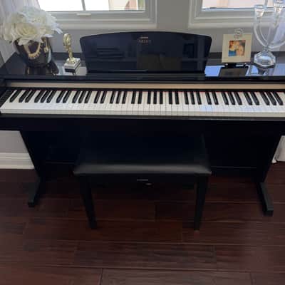 Yamaha digital piano YDP-C71PE 2012 - Black image 3