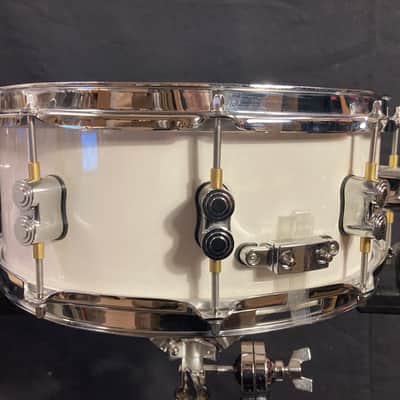 DW/PDP - 5.5x14" PDCM5514SS Concept Maple Snare Drum 2010's - Pearlescent White Lacquer image 9