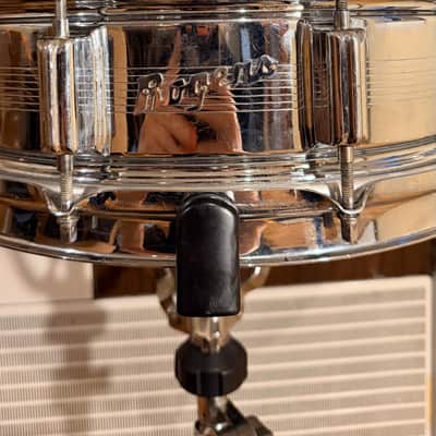 Rogers "7-Line" Dyna-Sonic 5x14" Brass Snare Drum with "Beavertail" Lugs 1963 - 1967 - Chrome image 6