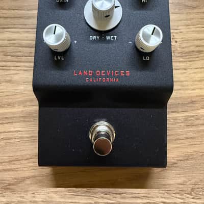Land Devices Hunter Stereo Distortion 2025 - Black image 1