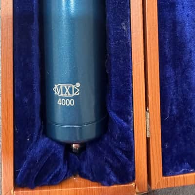 MXL 4000 Large Diaphragm Condenser Microphone – Blue – w/ Wooden Case image 2