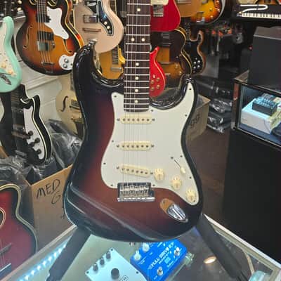 Fender American Standard Stratocaster 2013 - 3 Tone Sunburst image 1