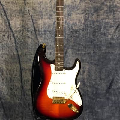 FENDER STATOCASTER 50th ANNIVERSARY LIMITED EDITION S2340 OF 2500 image 6