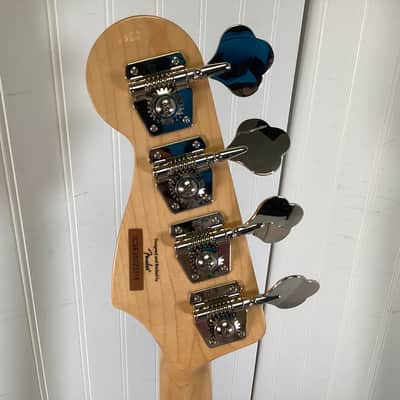 Squier Classic Vibe '70s Jazz Bass - Sunburst image 9
