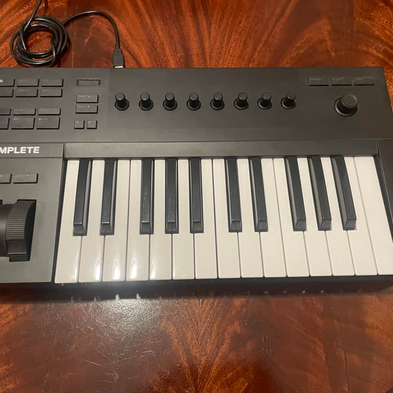 2018 – Present Native Instruments Komplete Kontrol A25 Black