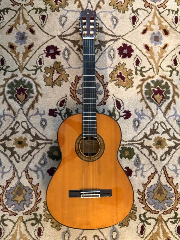 Yahama G-245S Vintage Classical Acoustic Guitar w/Hard Case - Excellent Condition