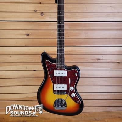 1966 Fender Jazzmaster with Fender OHSC - 3-Tone Sunburst, 8lbs image 2