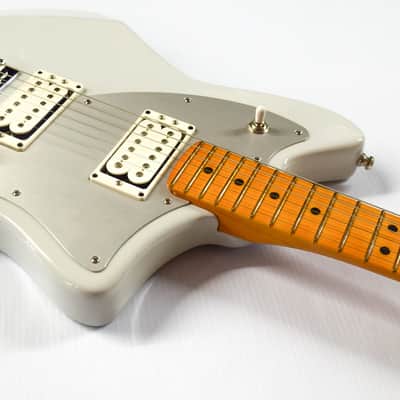 Fender American Ultra II Meteora - Avalanche image 5