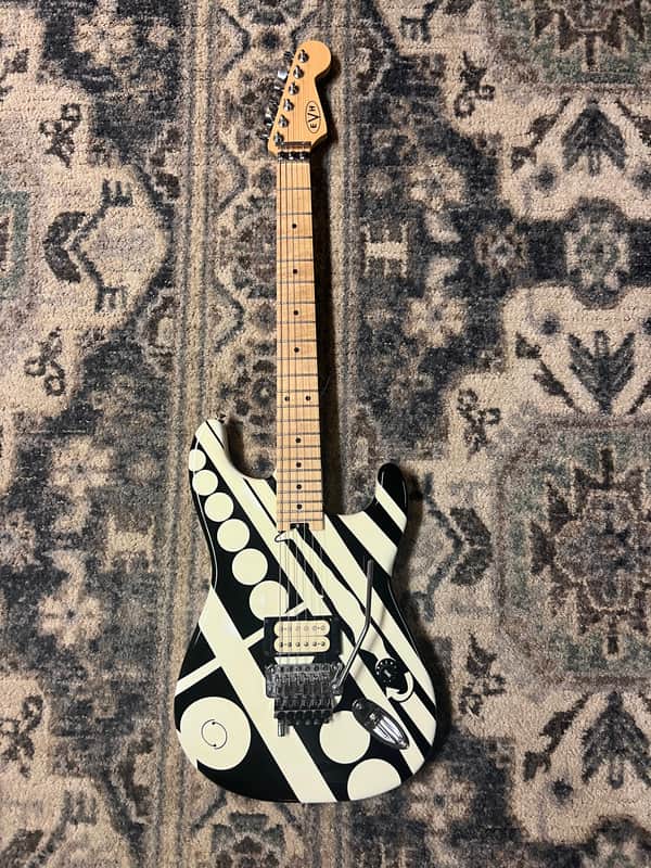 EVH Striped Series "Circles/See Ya" 2010 - 2024 - Gloss Black/White image 1