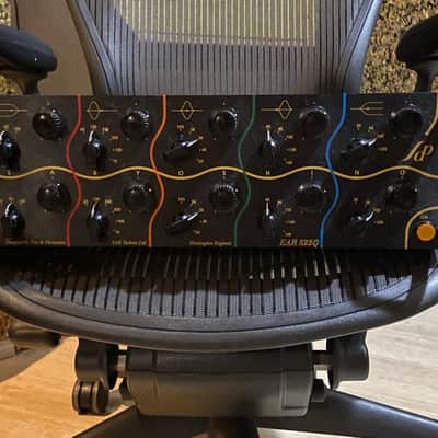 EAR 825 TWO-CHANNEL 5-BAND EQUALIZER image 4