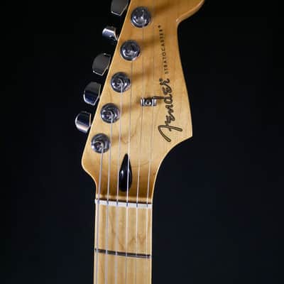 Fender Player Stratocaster with Maple Fretboard 2019 - Polar White image 5