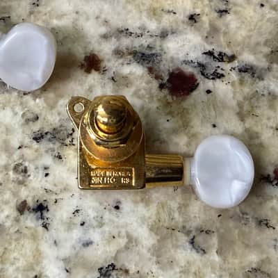 Jin Ho 6 on a side tuners with pearl button - Gold image 4