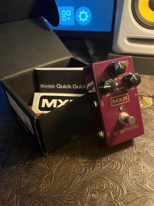 MXR M305 Tremolo