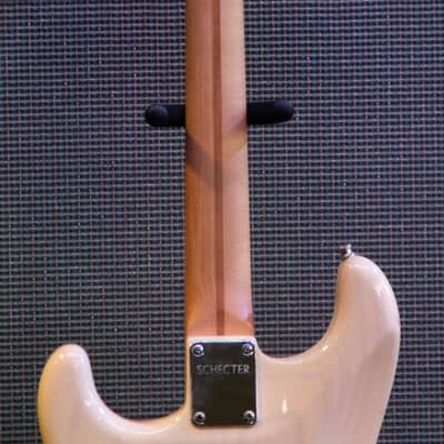 Schecter S-Style Early 90's - Cream image 13