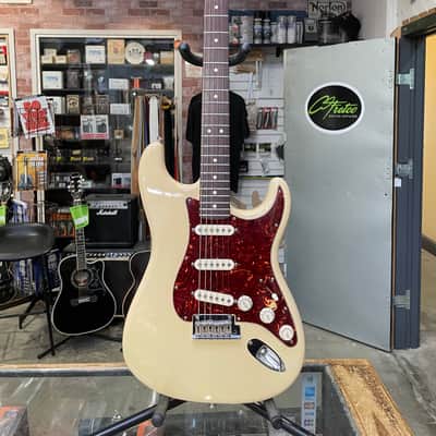 Fender FSR Limited Edition Standard Stratocaster 2014 - Olympic White image 1