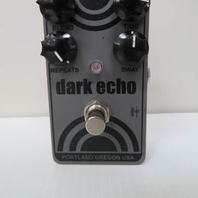 Mr. Black Dark Echo Modulated Echo Generator Effects Pedal - Black image 2