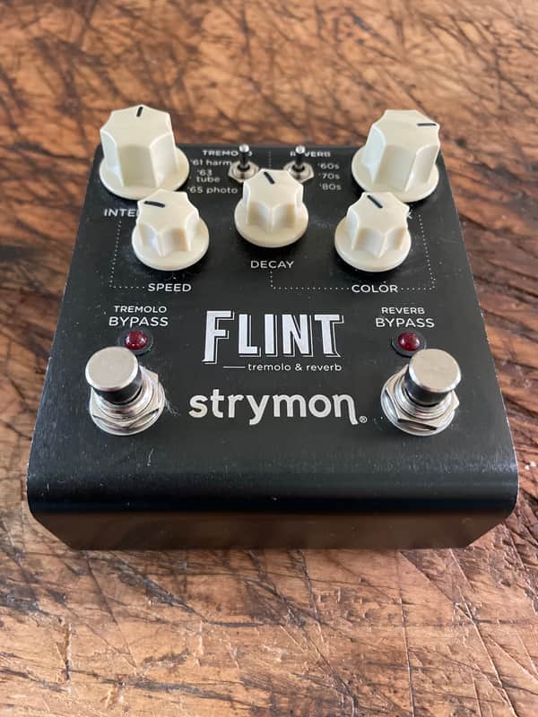 Strymon Flint Reverb and Tremolo V1 2012 - 2022 - Black with White Knobs
