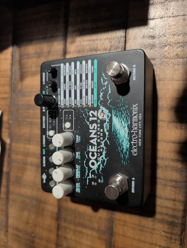 Electro-Harmonix Oceans 12