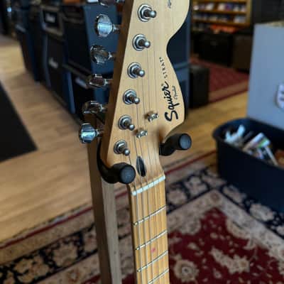 Squier Hello Kitty Stratocaster 2024 - Present - Pink image 4