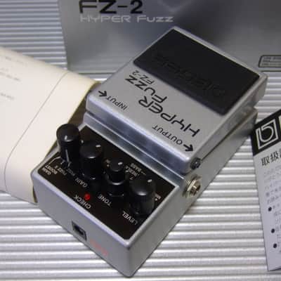MINT Boss FZ-2 Hyper Fuzz w/ Original Box & Manual (Silver Label) 1993 - 1997 - Silver Bild 2
