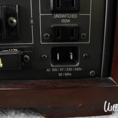 Accuphase E-303 Integrated Stereo Amplifier in Excellent Condition image 12