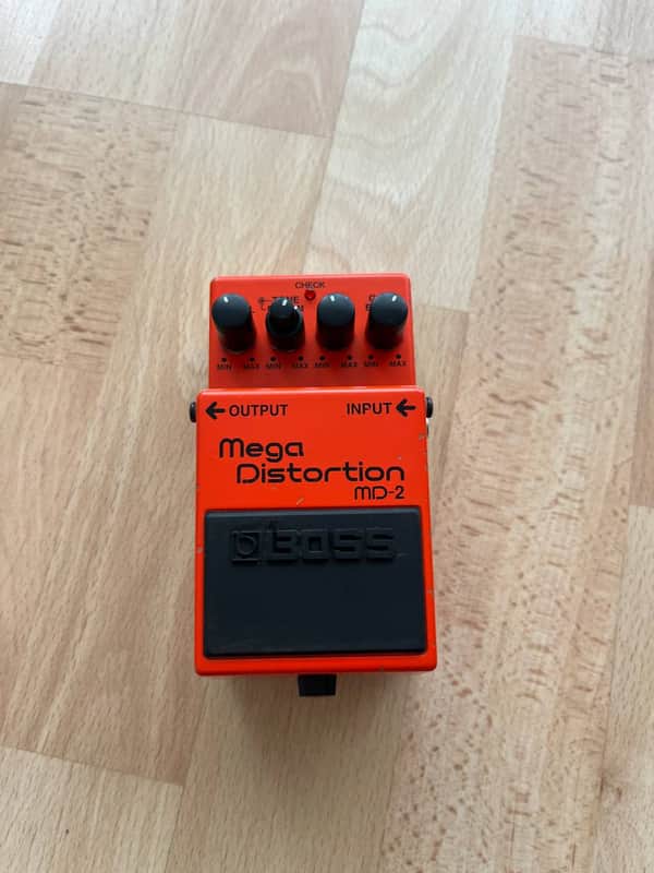 Boss MD-2 Mega Distortion (Silver Label) 2001 - Present - Red image 1