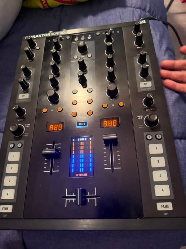 Native Instruments Traktor Kontrol Z2 2010s - Black image 1