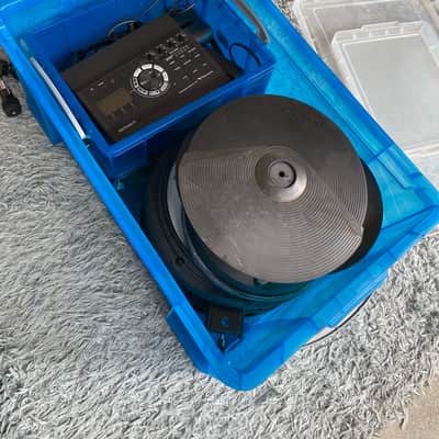 Roland TD-17 V-Drum Kit with Mesh Pads image 10