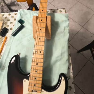 Fender American Elite Stratocaster HSS Shawbucker with Maple Fretboard 2016 - 2019 - 3-Color Sunburst image 8