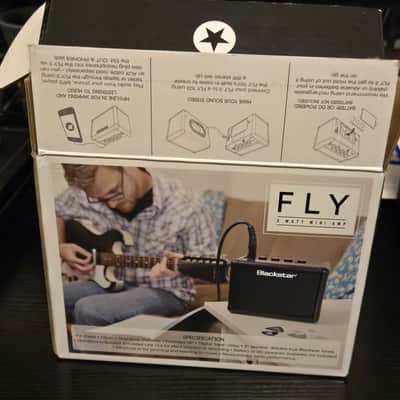 Blackstar Fly 3 3-Watt 1x3" Battery-Powered Mini Guitar Combo Amp w/power supply Blackstar fly 3 - Black image 3