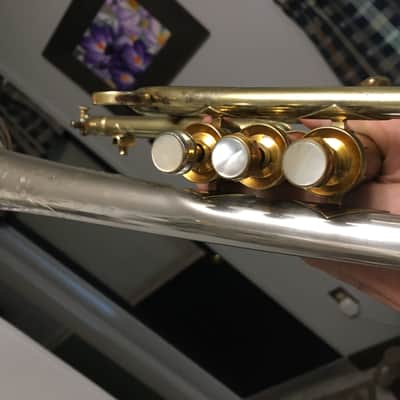 BLOW OUT DEAL KING SILVERTONE CORNET 1949 STEARLING SILVER MARKED  GREAT valves LOVELY GREAT YR. PLAYER need some attention image 25