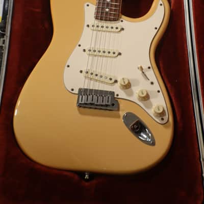 Fender American Standard Stratocaster Vintage White / Butterscotch electric guitar with case vintage 1984-88 AS-IS image 4