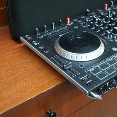 Numark NS6 II 4 Channel Premium DJ Controller Serato image 5