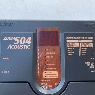 Zoom 504 Acoustic Compact Multi Effects Processor Vintage Guitar Effect Pedal image 2