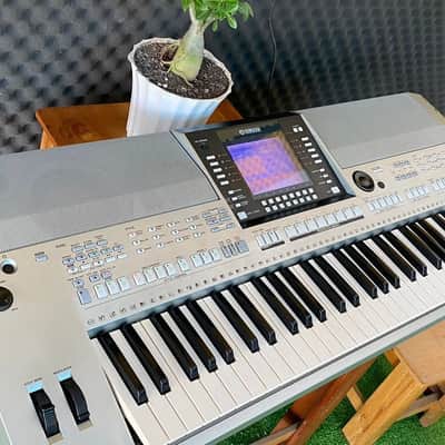 Yamaha PSR-S710 61-Key Arranger Workstation 2010s - Silver image 4
