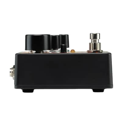 Electro-Harmonix Hell Melter Advanced Metal Distortion Pedal with Independent Distortion and Level Knob image 2