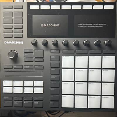 Native Instruments Maschine MK3 with Komplete 14 Standard 2021 - Black image 2