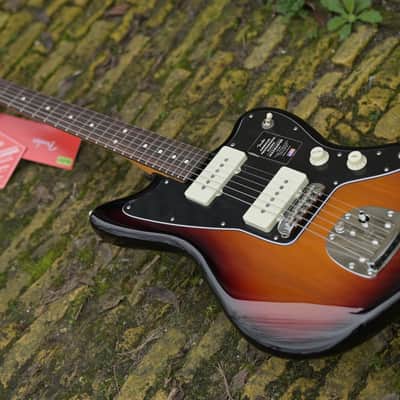 Fender American Professional Classic Jazzmaster® - 3-Color Sunburst image 7