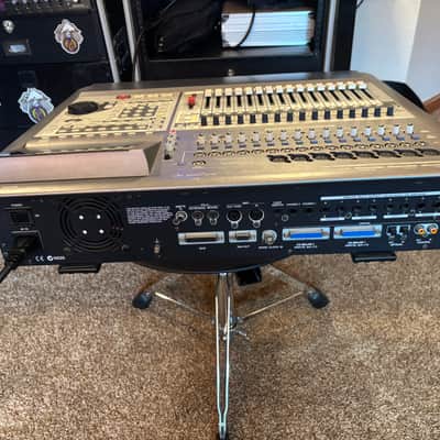 Roland VS-2480DVD 12oGB SSD, 2x VS8F-2 effects cards - VS 2480 DVD CD image 7