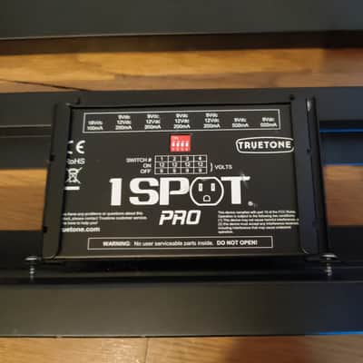 Pedaltrain Classic JR Pedalboard w/ Deluxe Soft Case & Truetone 1 SPOT Pro CS7 Power Supply image 4