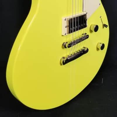 Yamaha RSE20 NYW Revstar Element, Chambered Maple and mahogany body, carbon-reinforced neck and body, 2 Alnico V Humbucking Pickups; Neon Yellow image 4
