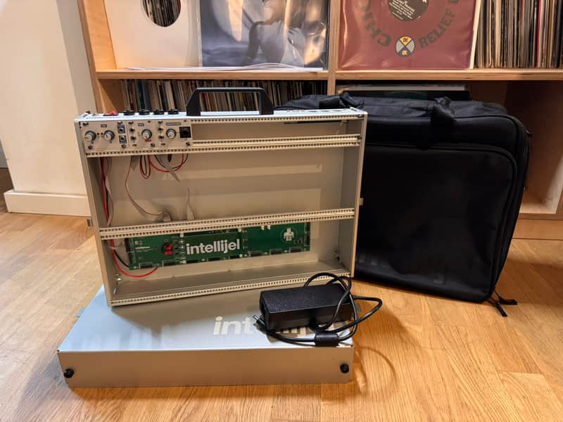 Intellijel 7U 84HP Performance Case  + Gig Bag + 1U I/O Mod image 1