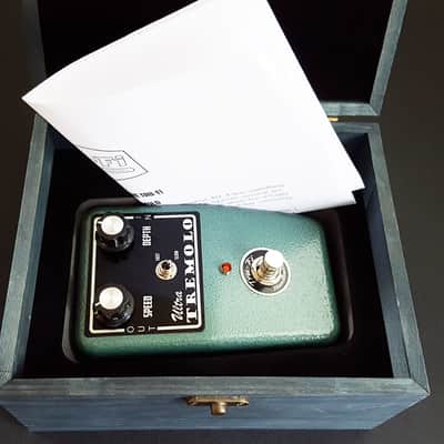 Tru-fi Ultra Tremolo w/Wooden Box image 10