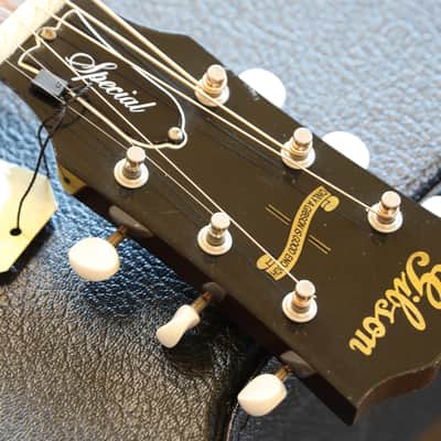 2015 Gibson J-45 True Vintage Acoustic/ Electric Guitar Vintage Sunburst + OHSC image 11