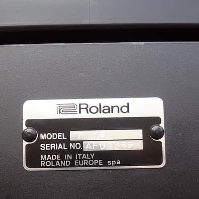 Roland E16 61-Key Intelligent Synthesizer Black image 12